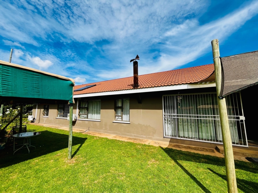 To Let 3 Bedroom Property for Rent in Bainsvlei Free State